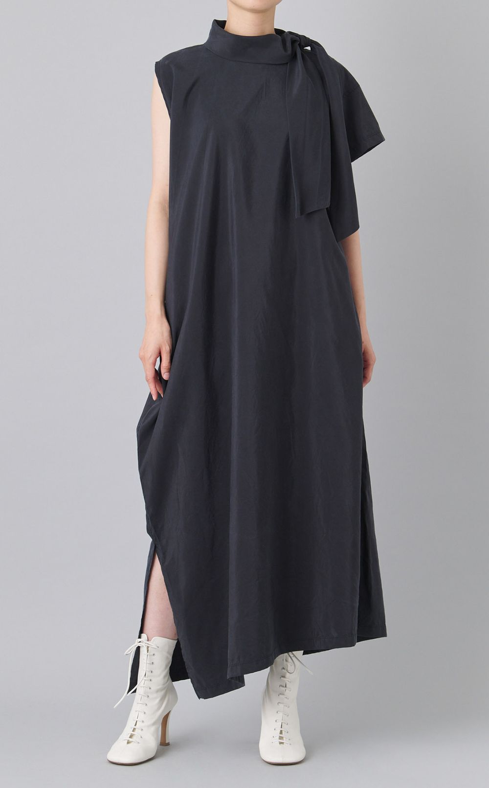 ダブルネックワンピース