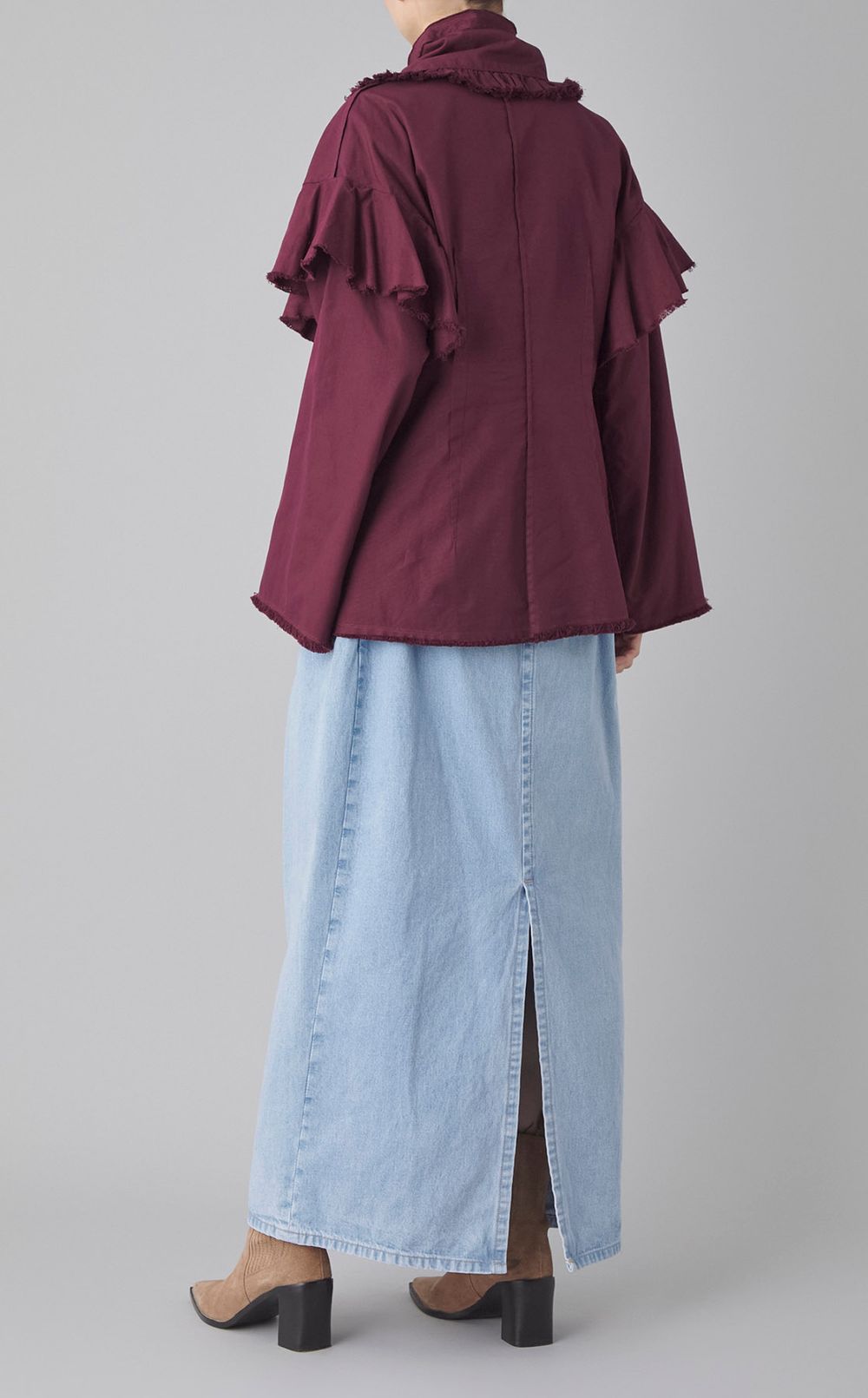 セパレートフリルカラーブラウス