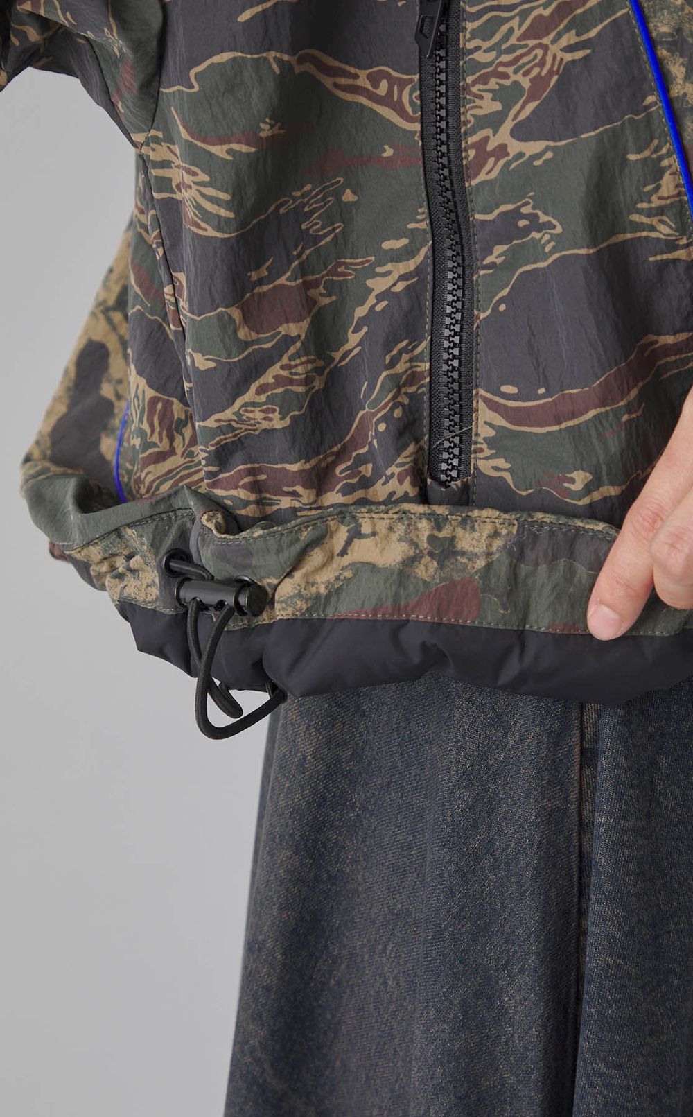 カモフラプリントブルゾン