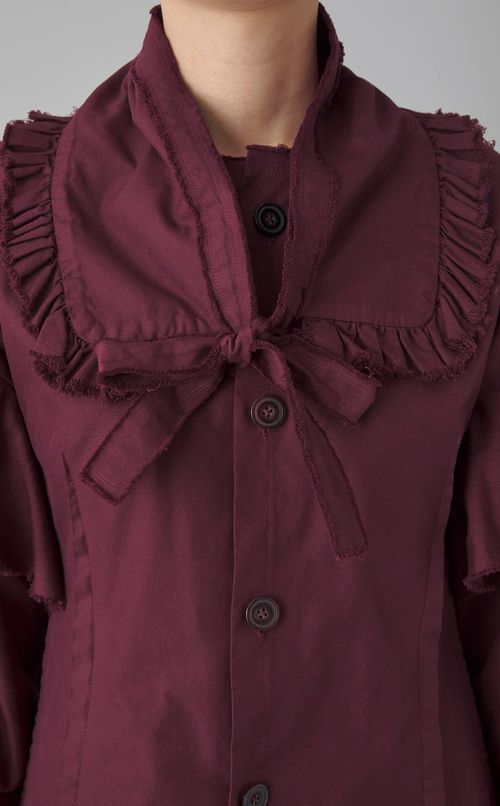 セパレートフリルカラーブラウス