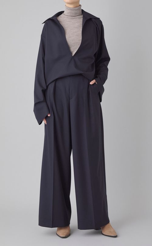 ウールトロスキッパー深Vネックシャツ