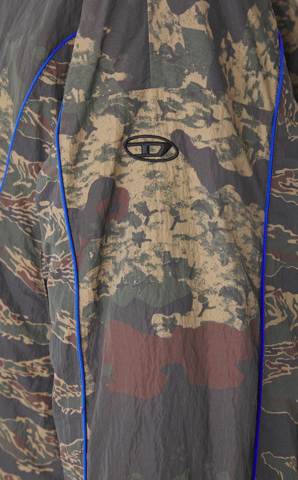 カモフラプリントブルゾン