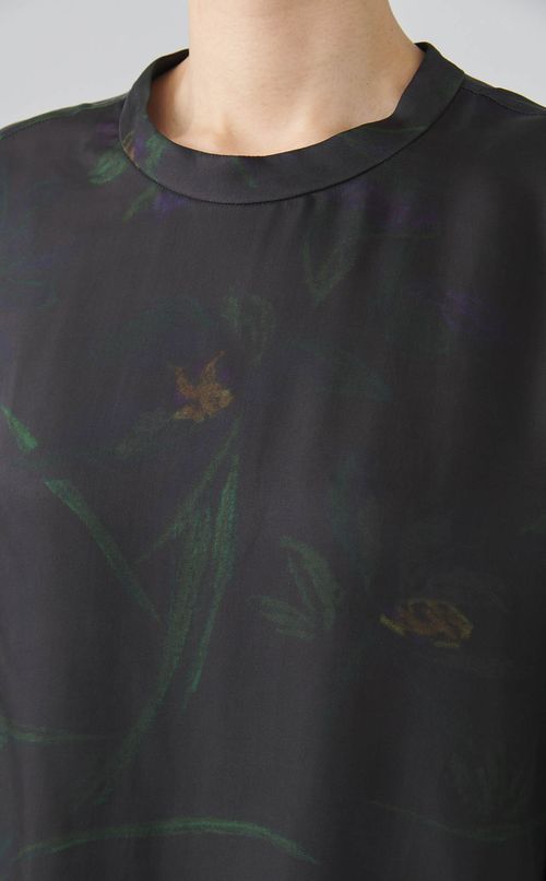 ボタニカルプリントプルオーバー