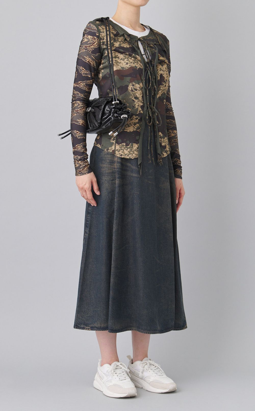 カモフラプリントブラウス