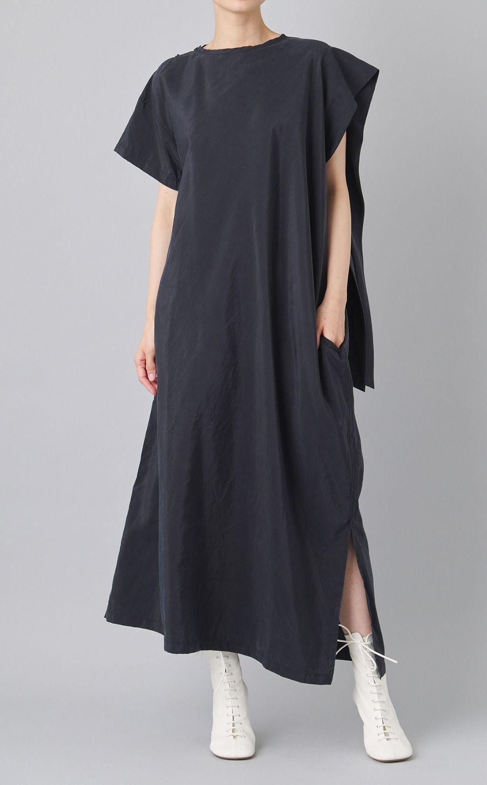 ダブルネックワンピース