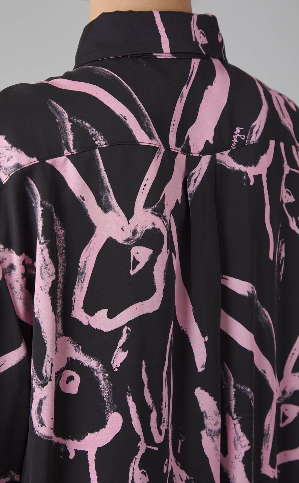 ラビットハンドプリントシャツ