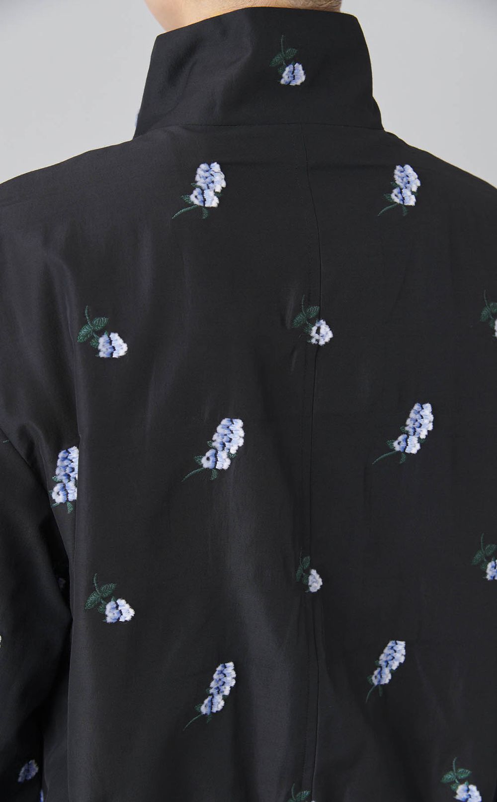 カットジャガードハイネックブルゾン