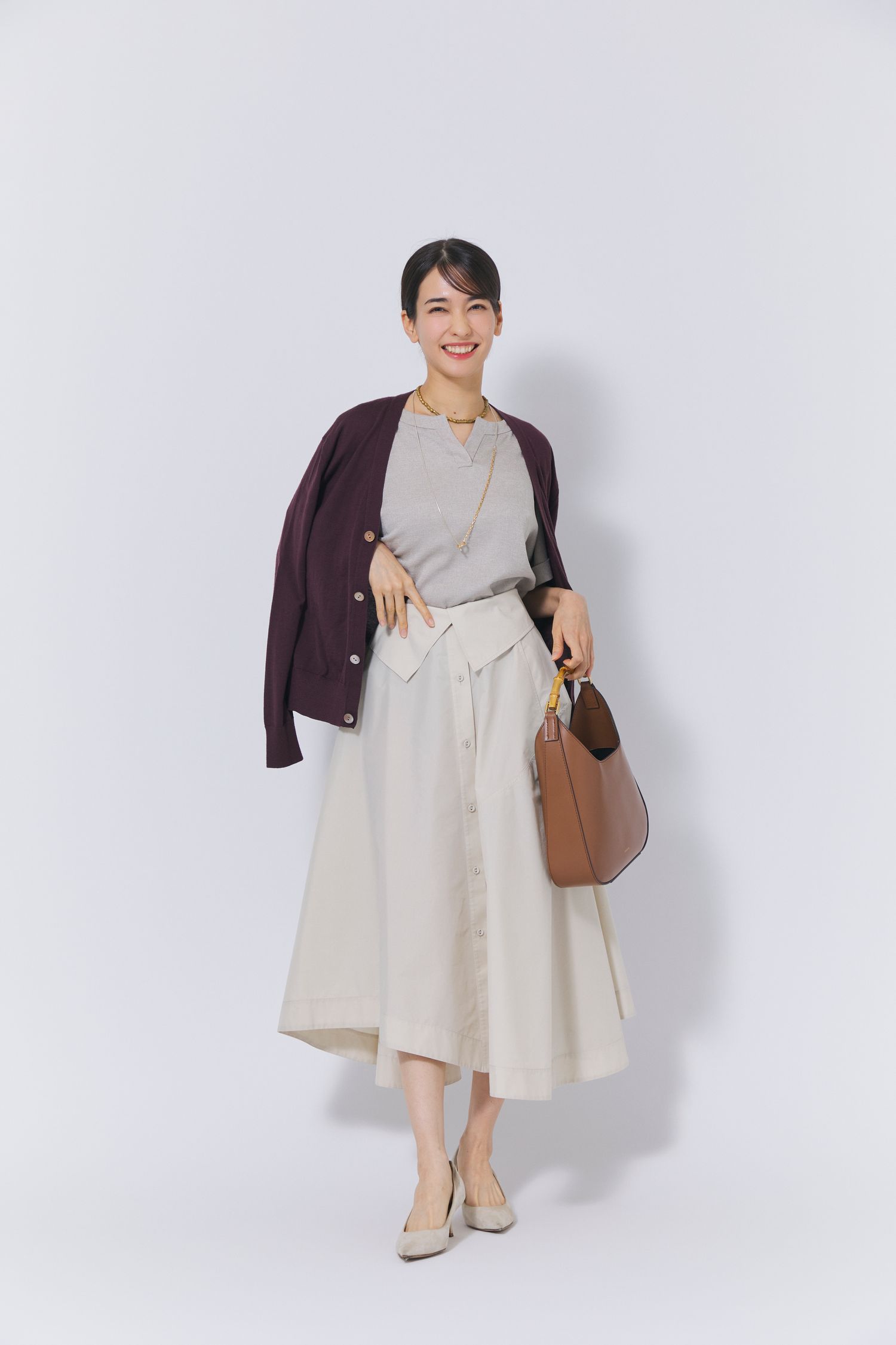 9月の通勤におすすめのブラウス×カーディガン×スカート