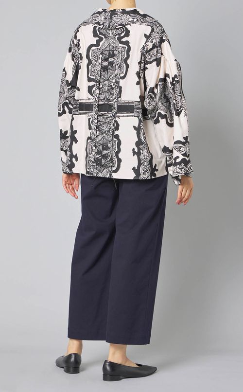 プリントレースアップブラウス