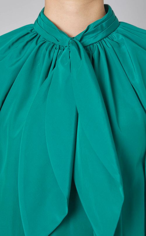 グログランタイタックブラウス