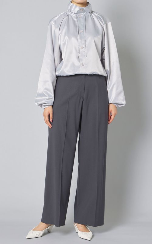 スタンドネックシャイニーブラウス