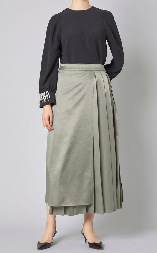サテンプリーツラップスカート