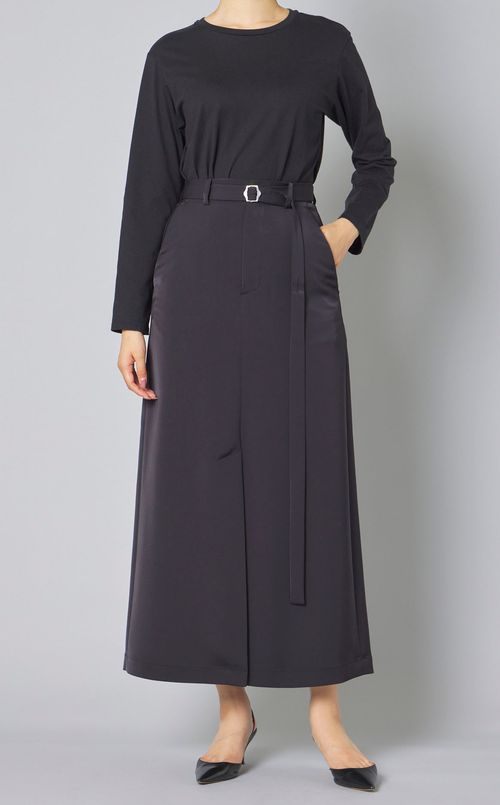 サテンベルテッドスカート