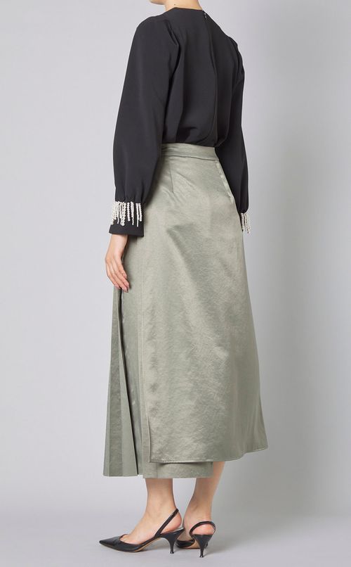 サテンプリーツラップスカート