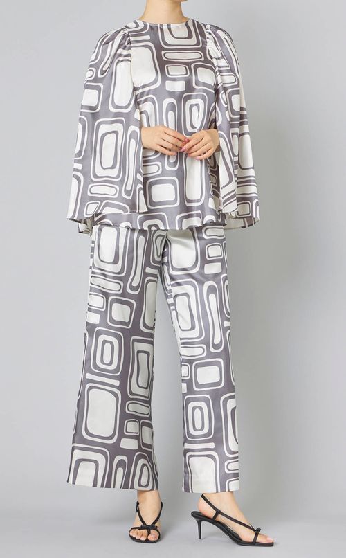 ジオメトリックプリントケープブラウス