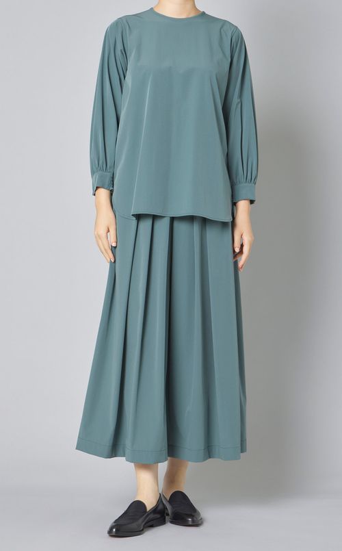 クルーネックギャザーカフスブラウス