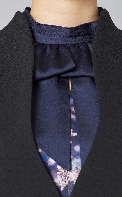 パールカーブドノーカラージャケット