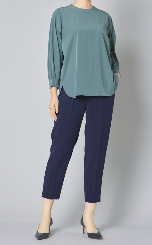 クルーネックギャザーカフスブラウス