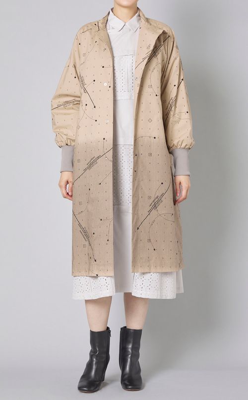 パターンプリントフレアコート