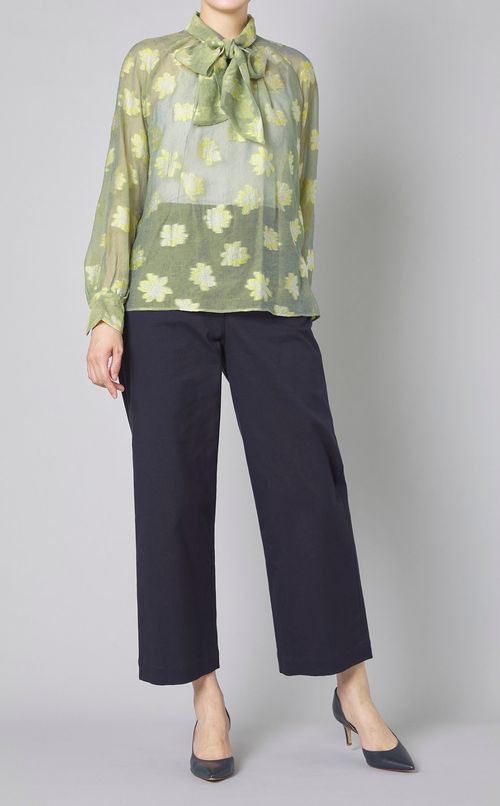 カットフラワーロングボウタイブラウス