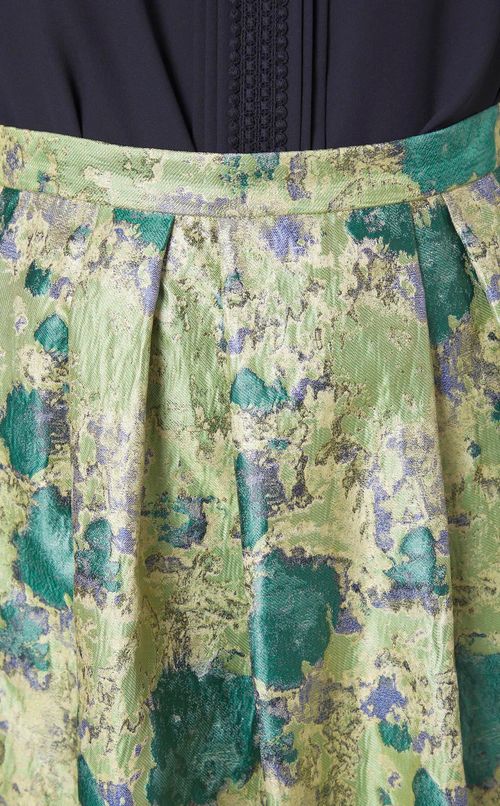 チンツフラワータックフレアスカート