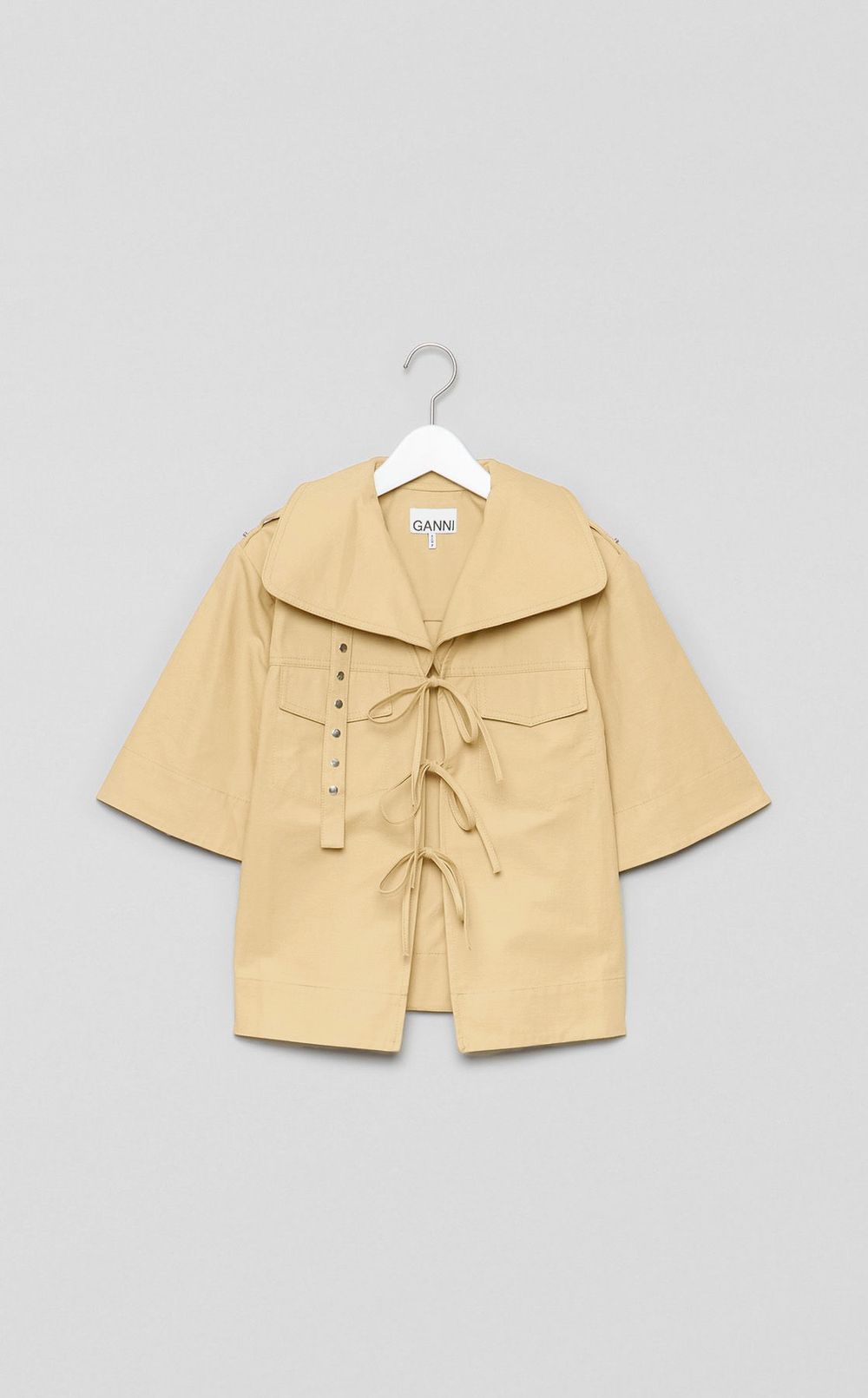 ビッグカラーレースアップシャツ