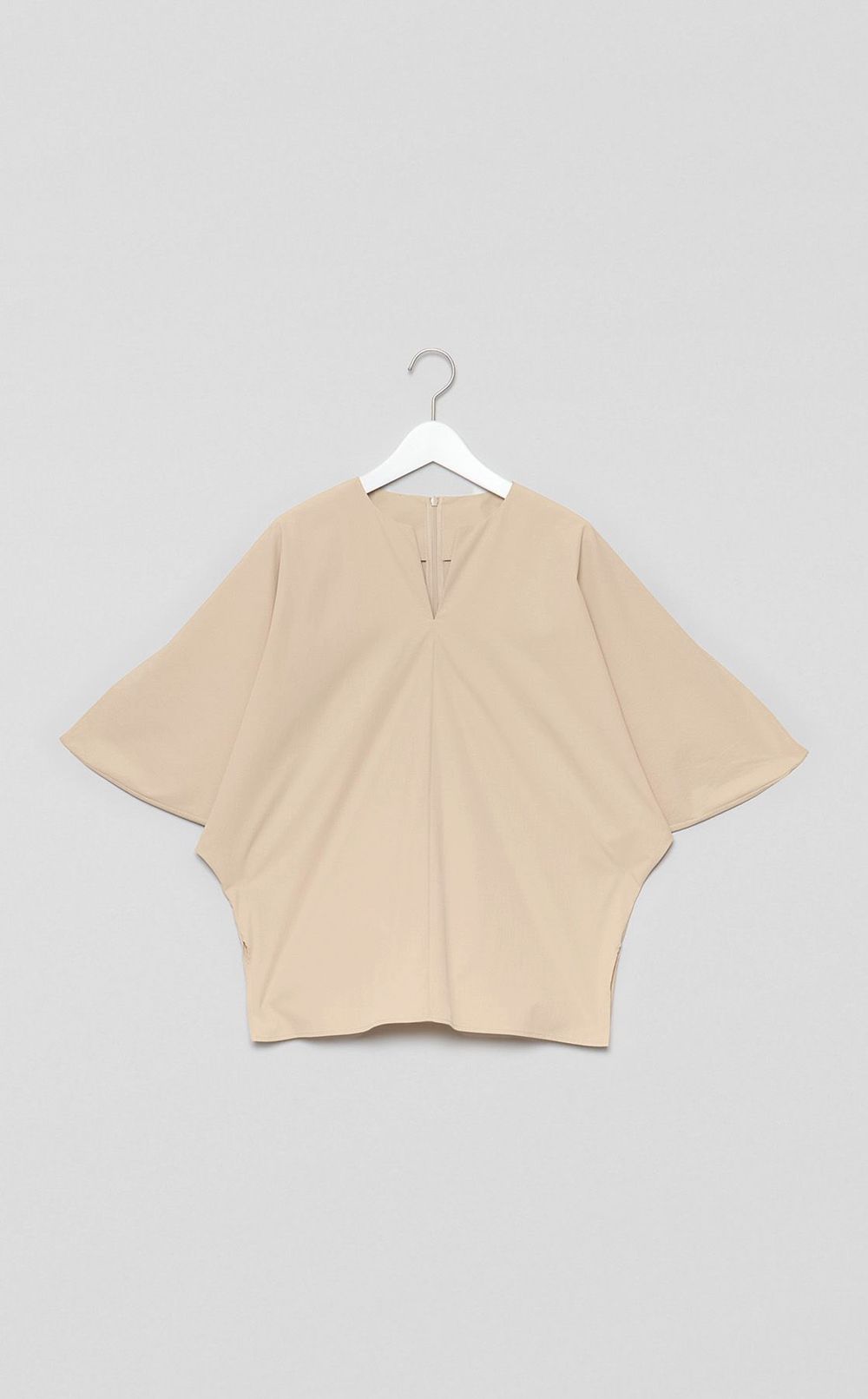 タイプライタードレープブラウス