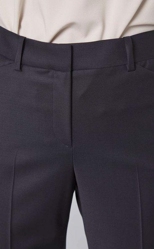 センタープレスクロップドパンツ