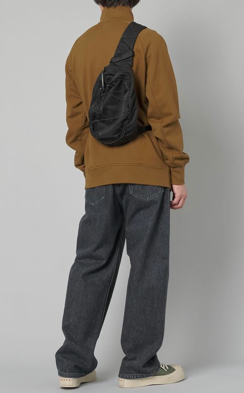 ハーフジップスウェット