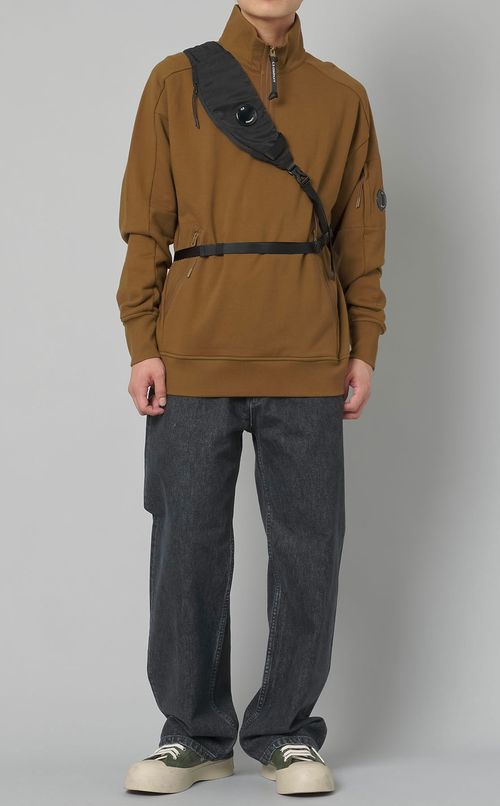 クロスボディバッグ