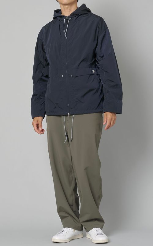 ナイロンジップアップフードジャケット