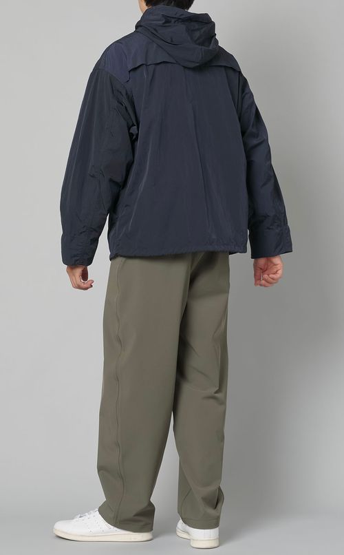ナイロンジップアップフードジャケット
