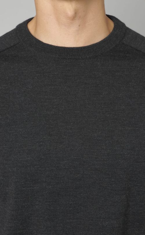 クルーネックプルオーバーニット