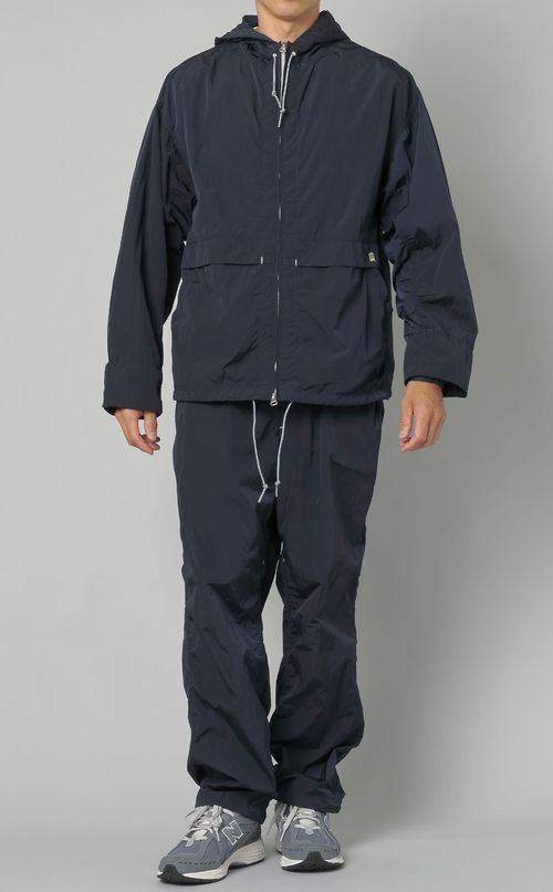 ナイロンジップアップフードジャケット