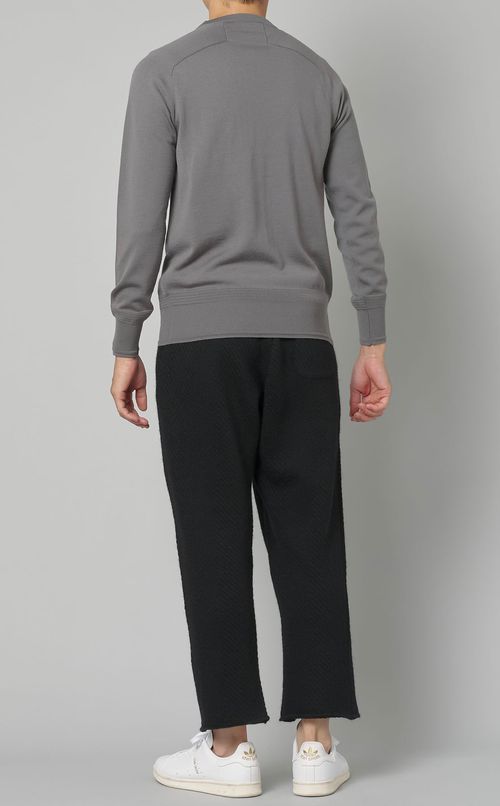 クルーネックプルオーバーニット