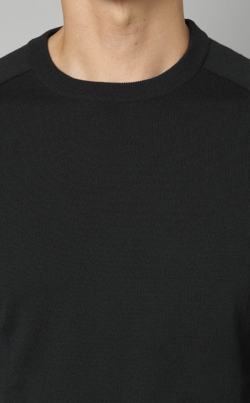 クルーネックプルオーバーニット