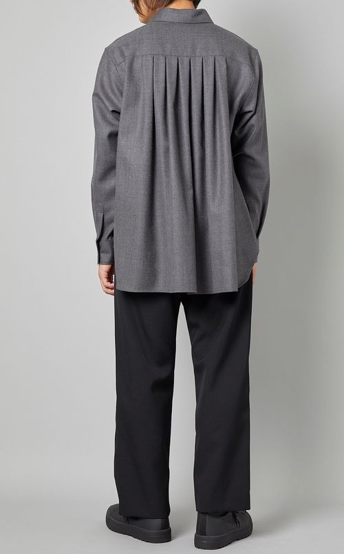 バックプリーツウールシャツ