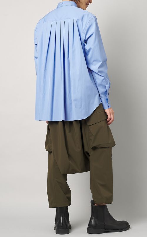 バックプリーツコットンシャツ