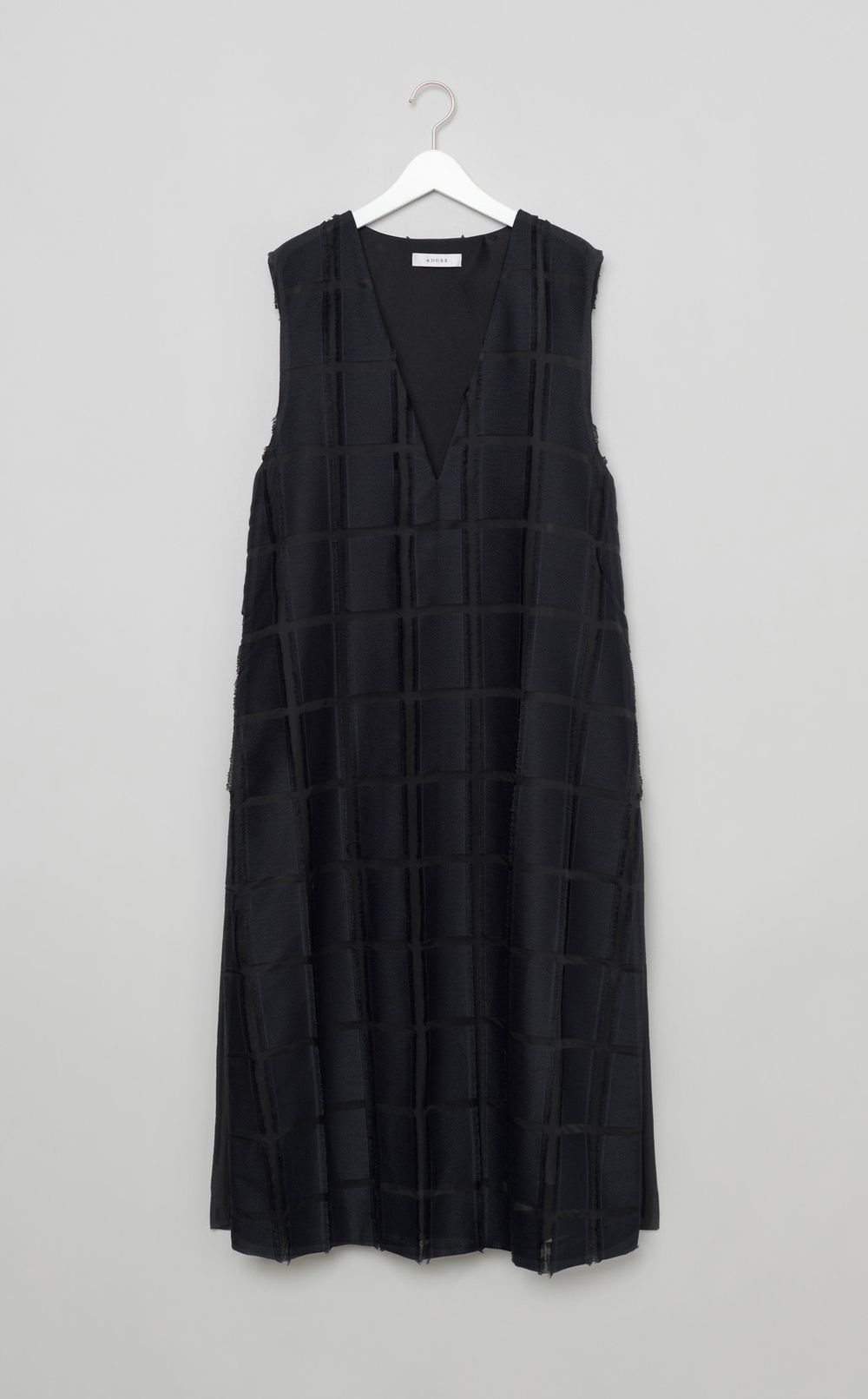 チェックジャガードVネックワンピース