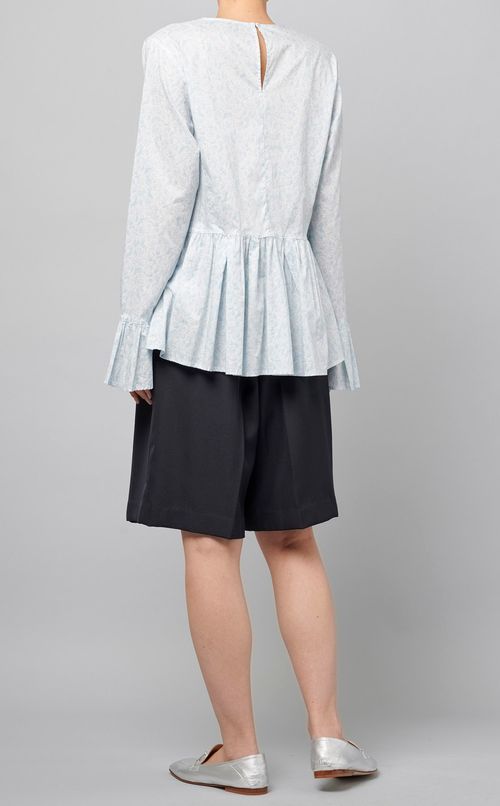 リバティプリントブラウス