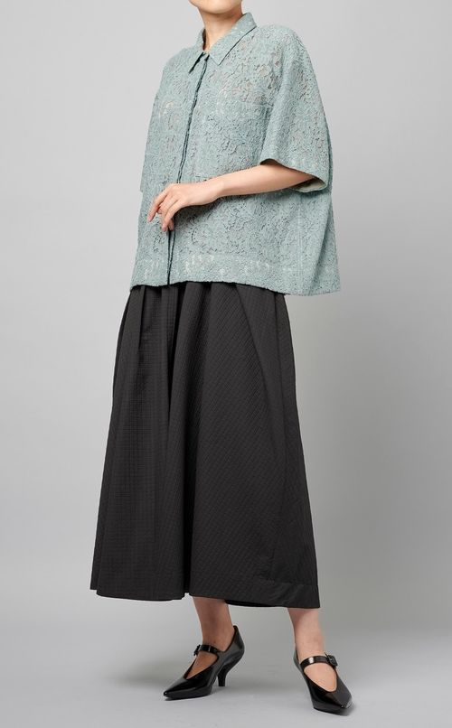 ボタニカルレースシャツ