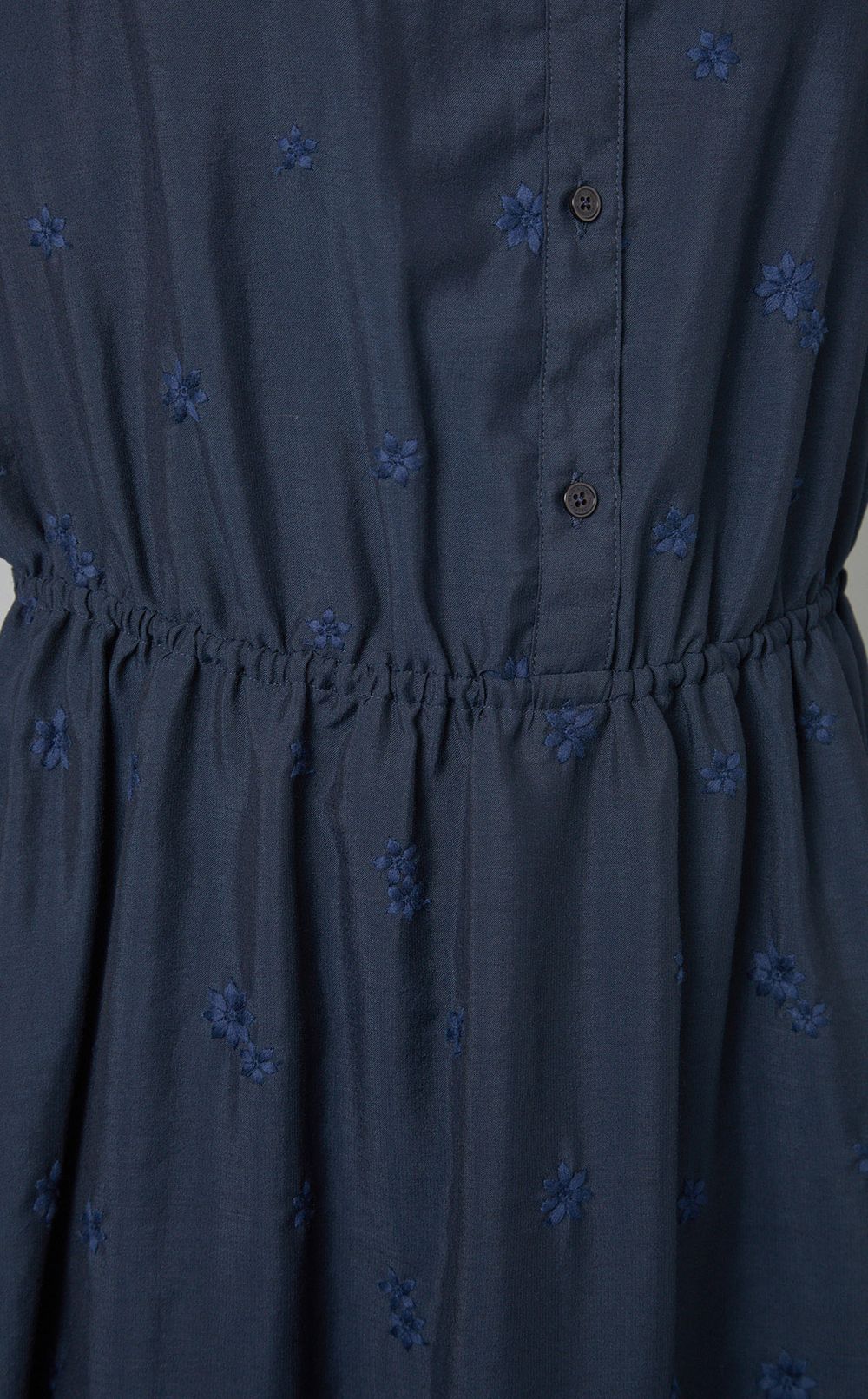 エンブロイダリーワンピース