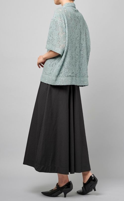 ボタニカルレースシャツ