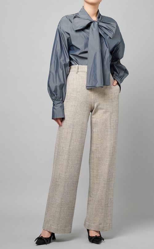 ボウタイブラウス