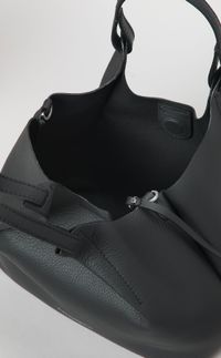 DUAショルダー付レザーバッグ