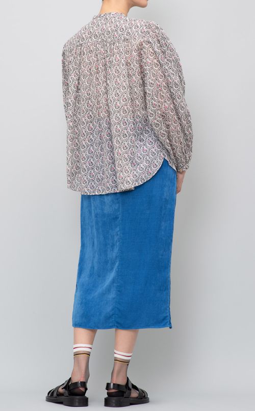 スタンドカラーギャザーブラウス