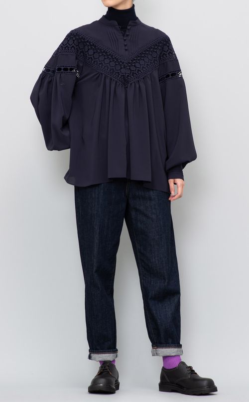 エンブロイダリーブラウス