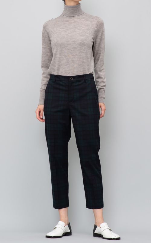 ストレッチテーパードパンツ