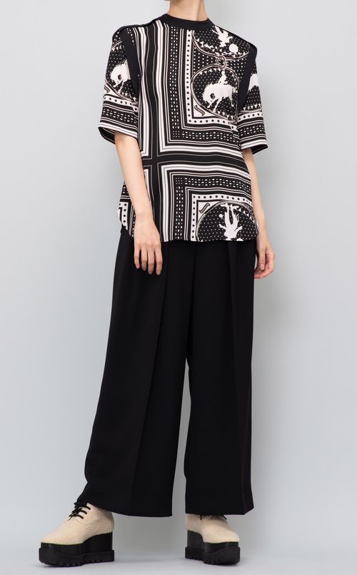 バンダナプリントブラウス