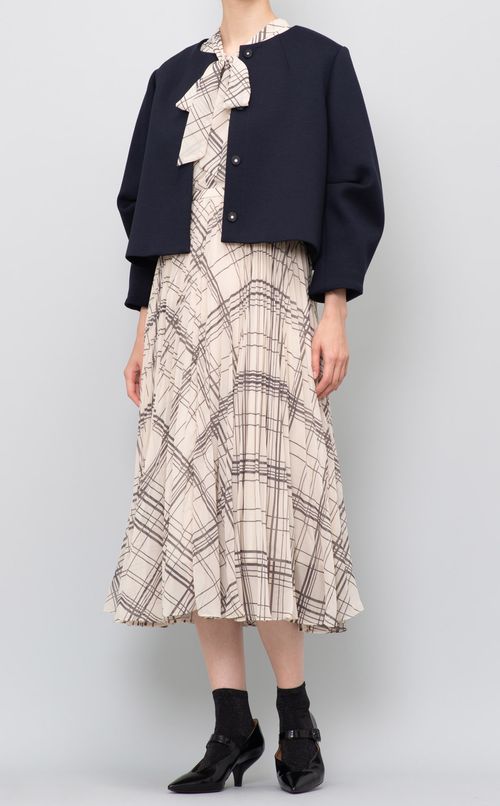 ノーカラーポンチジャケット